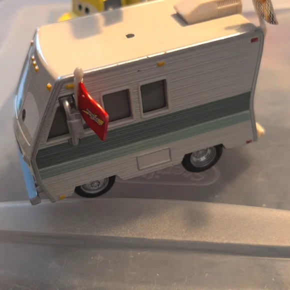 2 Disney Cars Due Cast - Picture 2 of 3